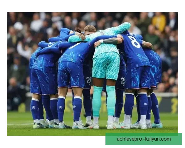 切尔西边路进攻特点逐渐显现，状态回暖值得关注。